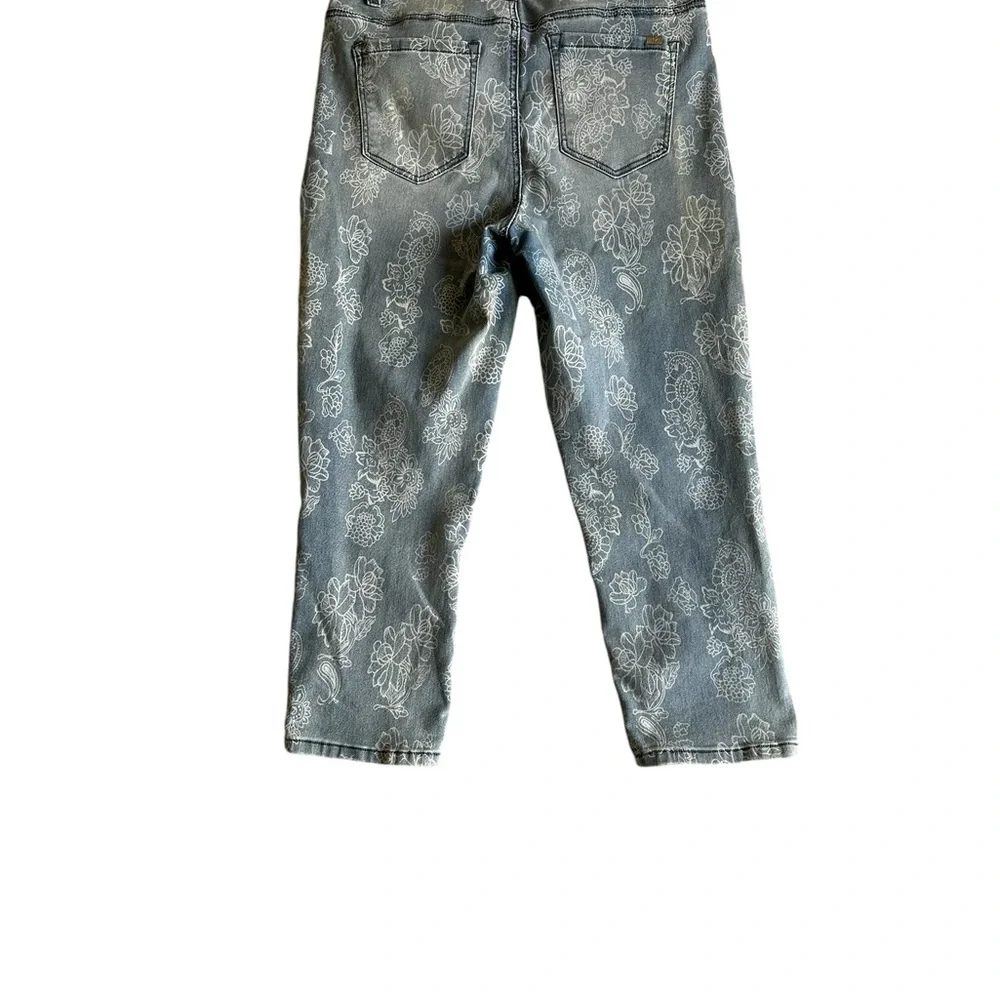 DG2 by Diane Gilman Floral Embroidered Cropped Jeans - Blue and Red - Picture 3 of 15